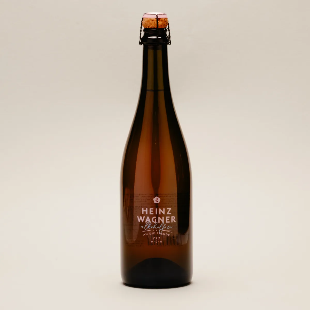 Bottle of Heinz Wagner Alcohol-free against a light background